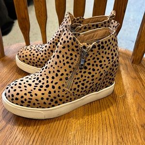 Soda kids wedge boots